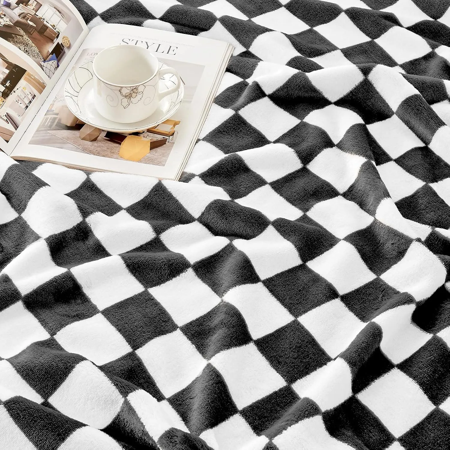 Checkered Blanket Flannel Throw Blankets Soft Cozy Checkered Grid Print Chessboard Gingham Pattern Throws for Bed Sofa Couch for All Seasons, 50x60 Inch, Black